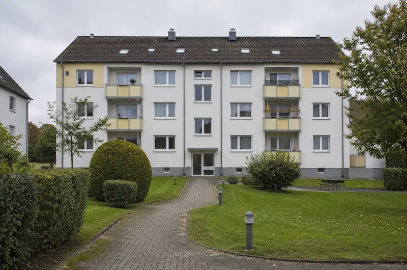 Zwangsversteigerung Eigentumswohnung in Sandkamp 25, 27, 33790 Halle, Halle – ZVG Portal