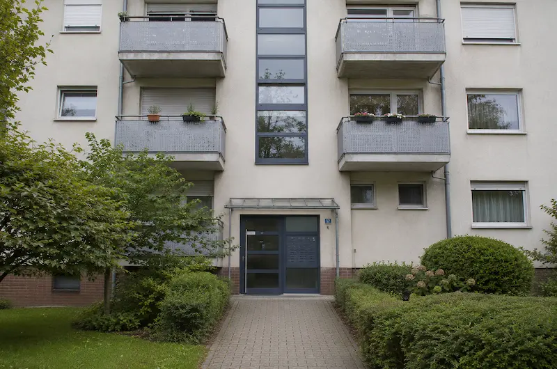 Zwangsversteigerung Mehrfamilienhaus, Garage in Auf dem Wichterbruch 19, 58135 Hagen – ZVG Portal