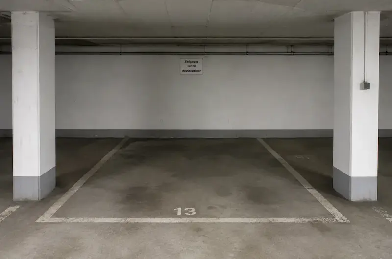 Zwangsversteigerung Kfz-Stellplatz (Tiefgarage) in Dr.-Mack-Straße, Lange Straße, 00000 Fürth – ZVG Portal